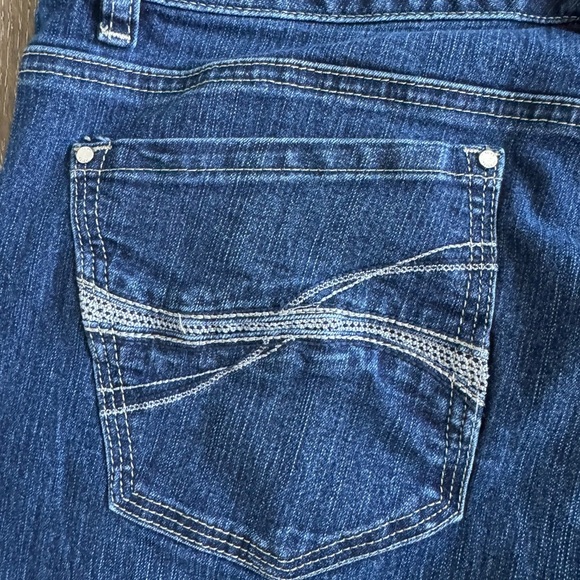 White House Black Market Cropped Jeans.  Women’s size 12. Great used condition! - Picture 10 of 10